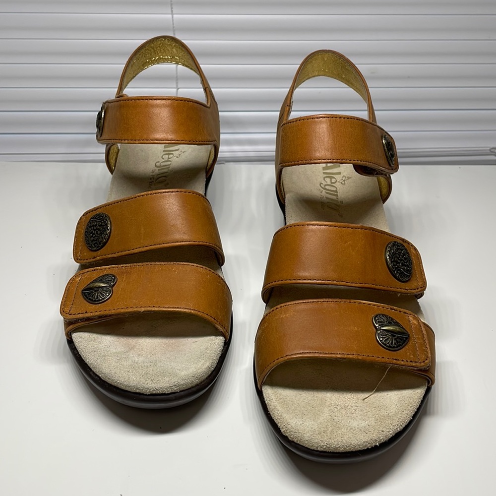 Alegria Olivia Cognac Burnish wedge sandal.  us. sz 7.5  EU sz 38